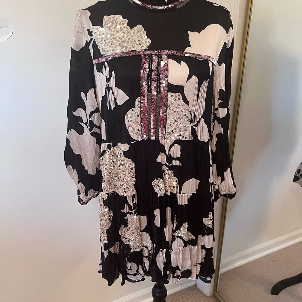 Zara Women Limited edition print short dress with sequins very rare